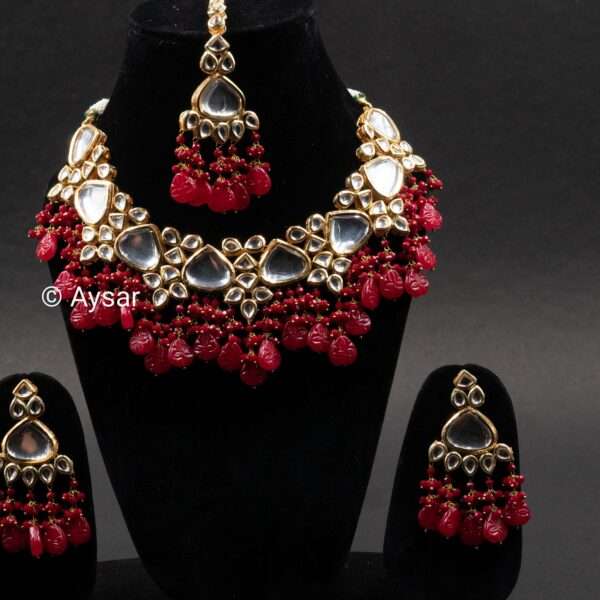 Bridal kundan set with red small cheer beads with earrings and maang tikka dark red colour - Image 2