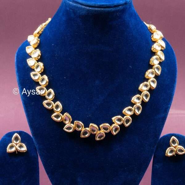 Kundan leaf neckset with earrings white gold pleated - Image 2