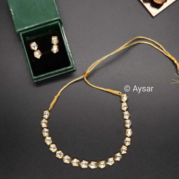 single layer kundan choker set with earrings simple style - Image 3