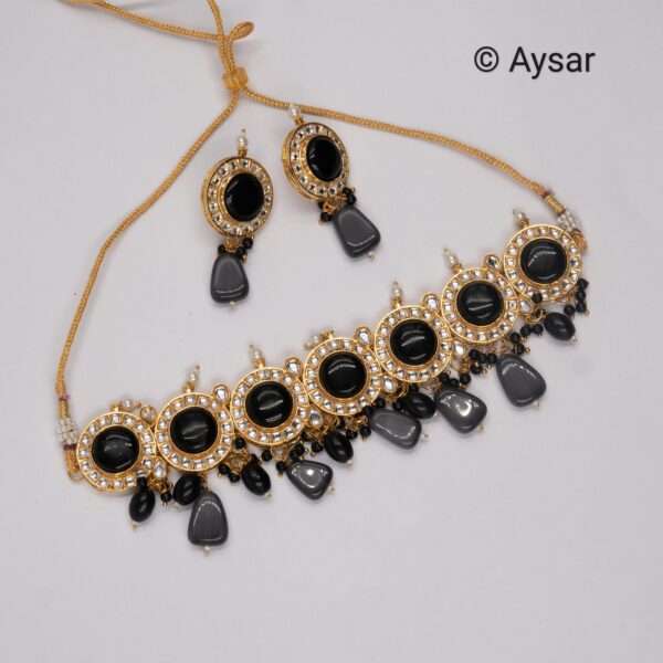 Monalisa stone kundan choker set with earrings black - Image 2