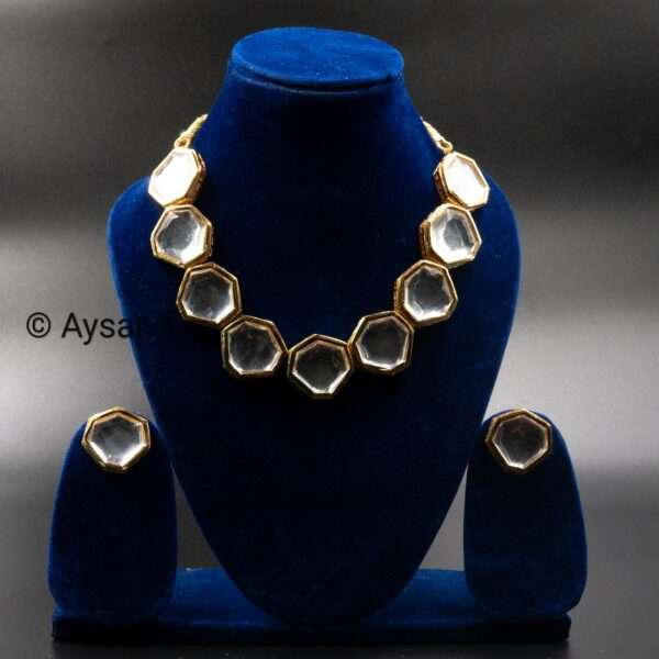 Kundan choker set single layer white gold pleated with earrings studs - Image 2