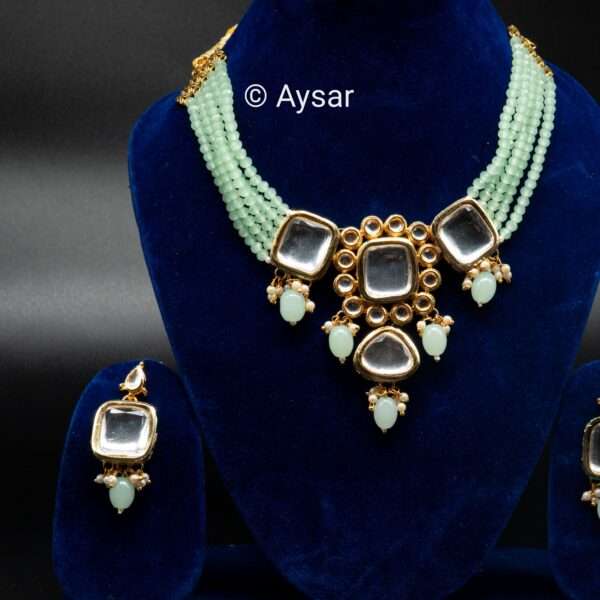 Kundan choker set pastel green gold pleated with earrings - Image 4