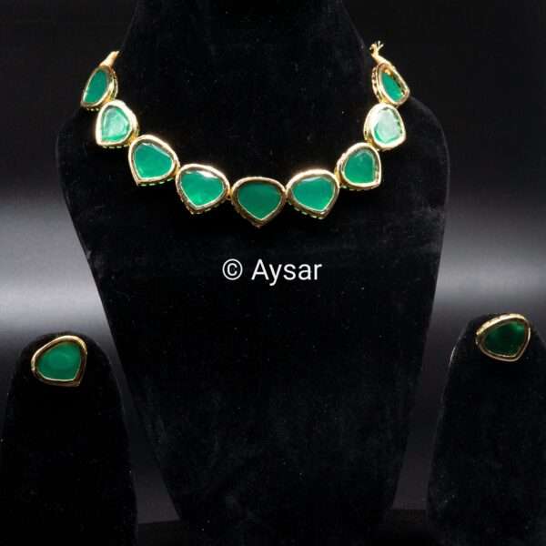 Kundan choker set single layer with studs earrings green colour