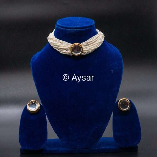 Kundan choker with stud earrings