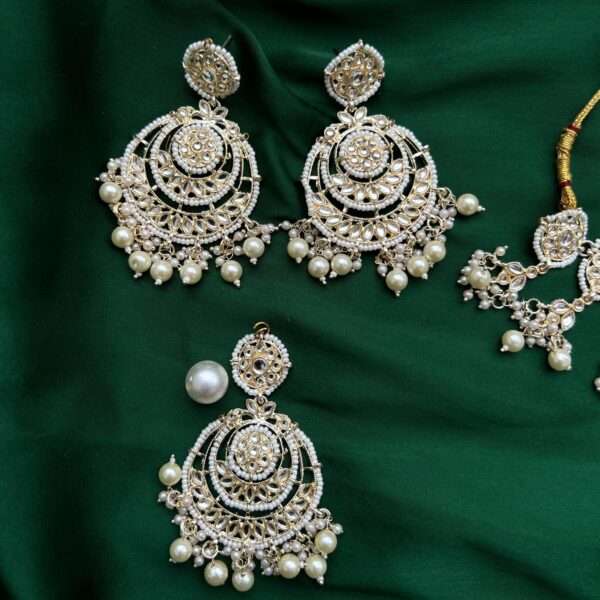 kundan bridal choker with earrings and maang teeka set white - Image 3