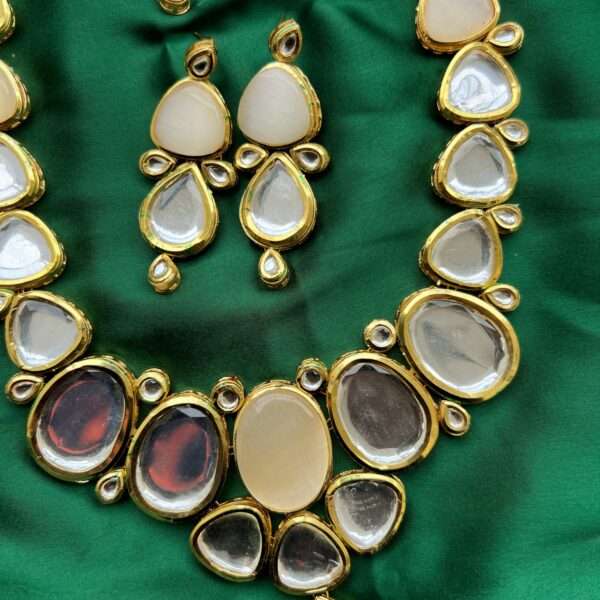 Kundan long set for bridal  with earrings and maang teeka - Image 4