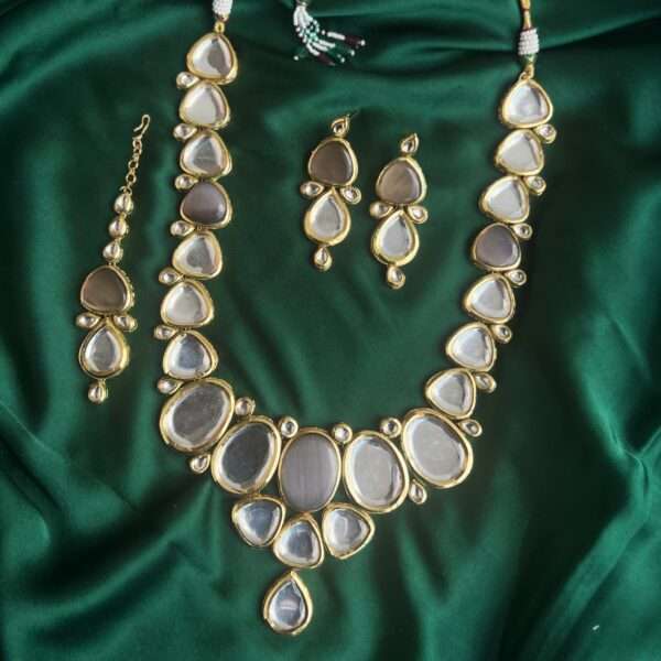 Kundan long set haar for bridal with single grey stone ads with earrings and maang teeka